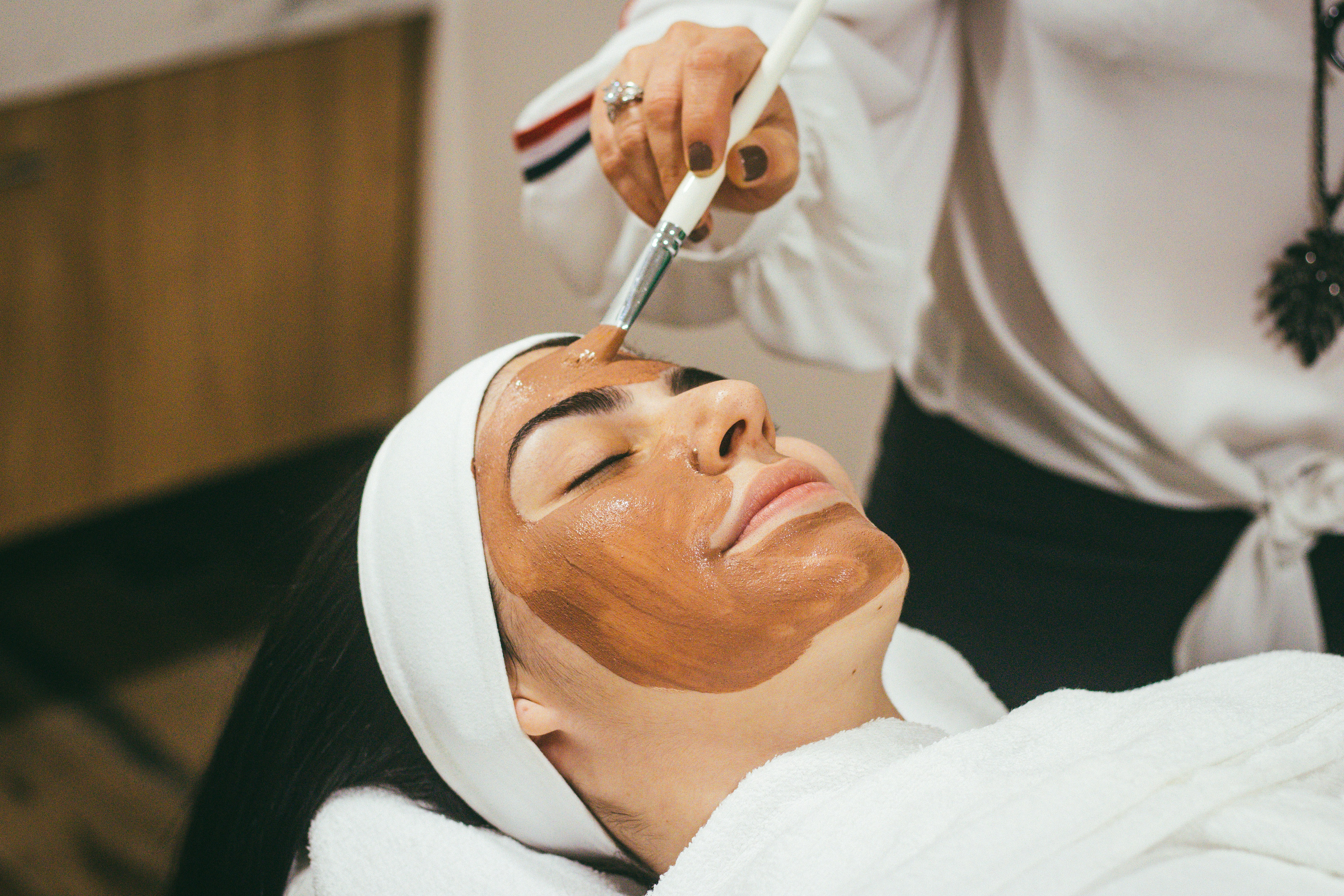 Skin brightening facial treatment at luxury salon in Lucknow